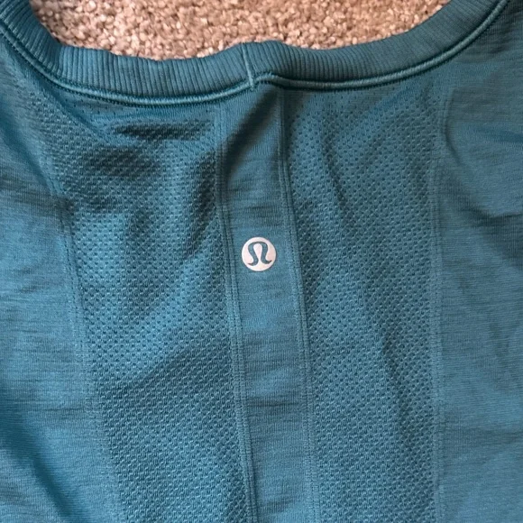 lululemon athletica Blue and Teal Short Sleeve Tees - Picture 6 of 6